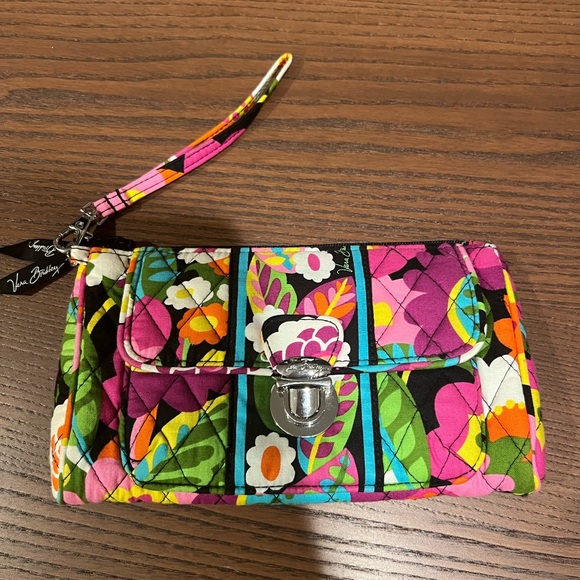 Vera Bradley Handbags - Vera Bradley wristlet nwot